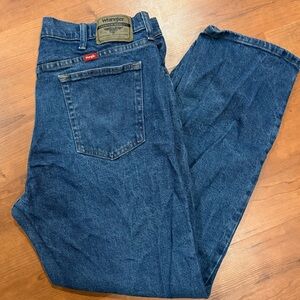 NWOT Wrangler Men's Dark Blue Relaxed Fit Jeans 38X30